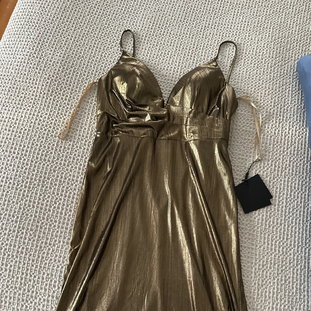 IEENA Mac Duggal Metallic V Neck Sleeveless Gown; Size 8 - Picture 12 of 12